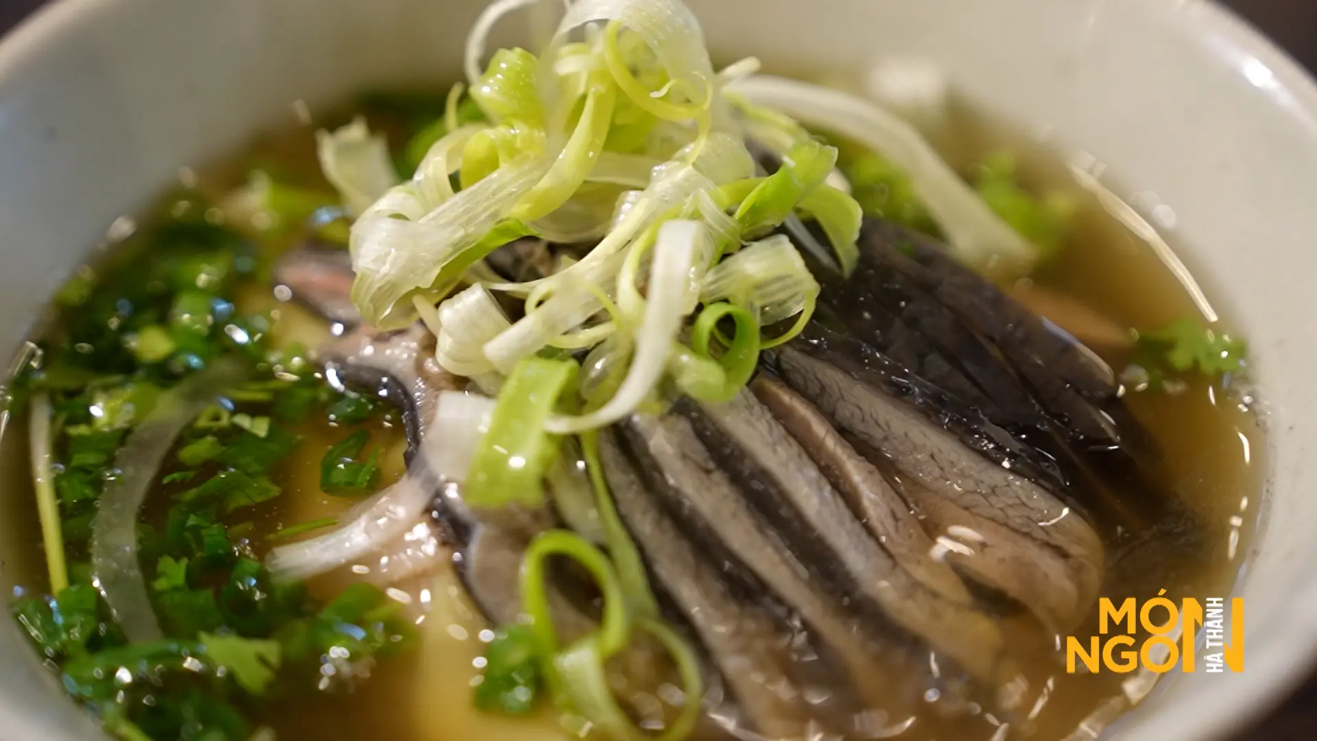 Phở gà đen tráng tay | Món ngon ở Hà Thành | 31/07/2025